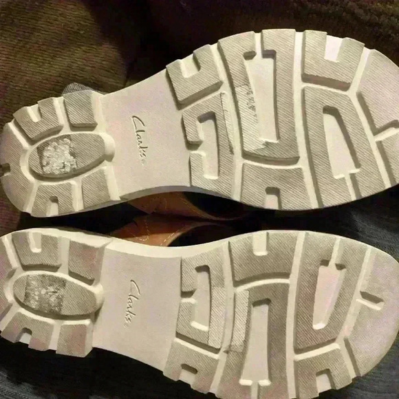 Ladies Clark Collection sandal light brown with white piping - Picture 9 of 10